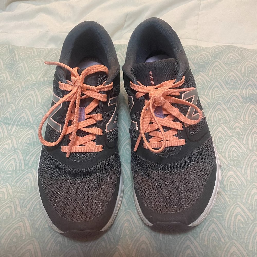 New Balance athletic 711-cush grey cross training shoe, size 6.5, like new.